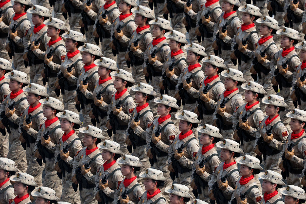 9月3日，纪念中国人民抗日战争暨世界反法西斯战争胜利80周年大会在北京隆重举行。这是民兵方队接受检阅。新华社记者 郭昱 摄