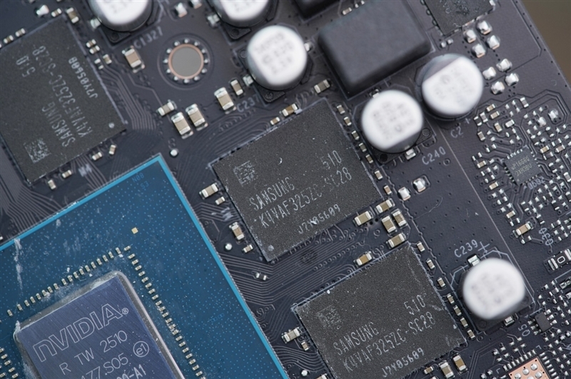 影驰RTX 5060 Ti金属大师白金版16GB MAX OC评测:DLSS 4加持4K游戏轻松流畅 纯白设计完美匹配影驰全家桶