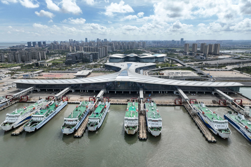 2025年10月7日拍摄的海口新海港。新华社记者张丽芸 摄