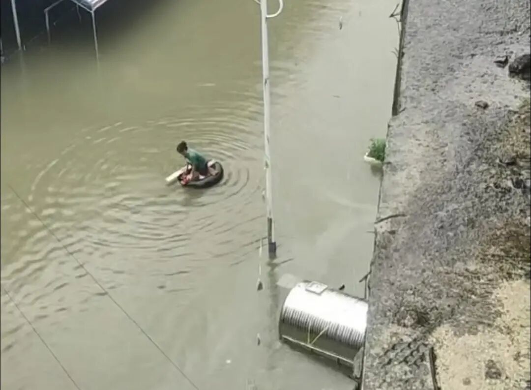 ●挨翻的老人。讲述者供图