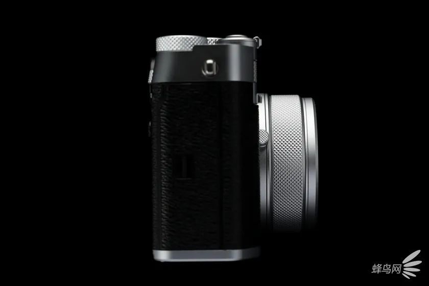 便携中画幅的极致影像 富士GFX100RF评测