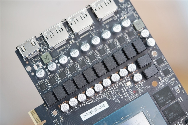 影驰RTX 5070 Ti金属大师白金版OC评测:全新设计 颜值也追上性能和做工