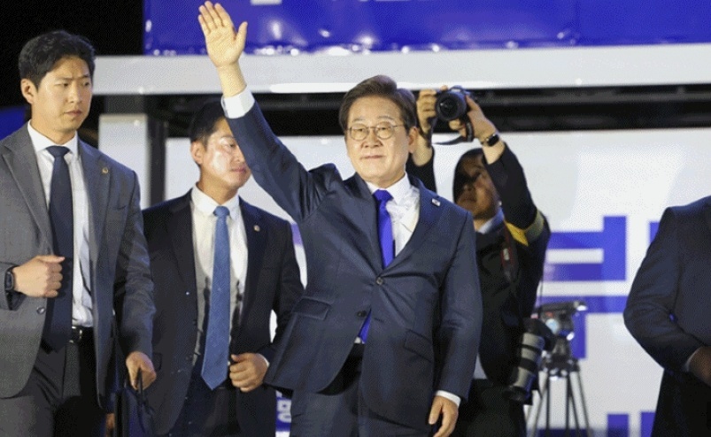 当地时间6月4日,韩国中央选举管理委员会正式确定共同民主党候选人李在明为总统当选人。