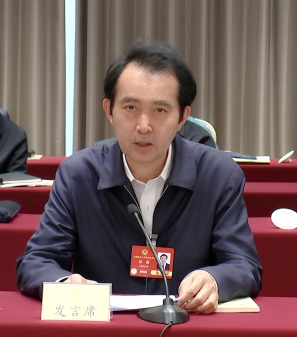 全国政协委员、宁夏回族自治区政协主席陈雍