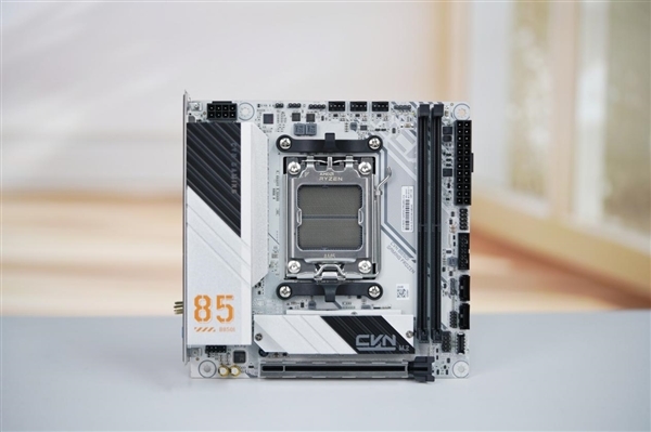 小巧迷你!七彩虹CVN B850I GAMING FROZEN V14主板图赏