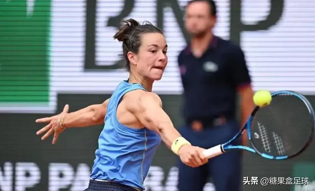 2-1!法网诞生40年奇迹,首位前3种子出局,郑钦文冲击4强