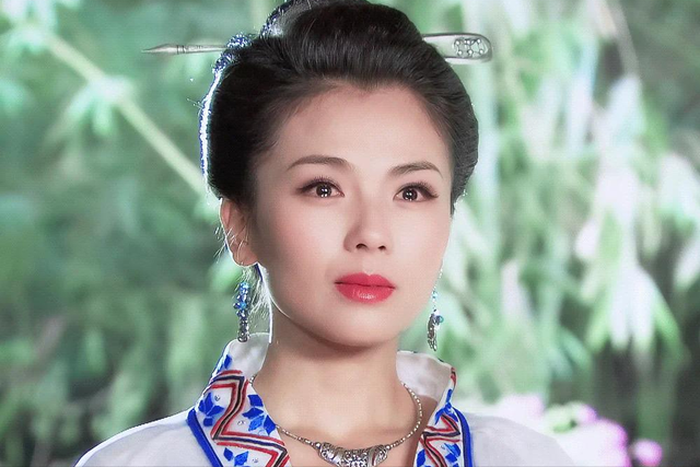 替夫还债4亿的刘涛，如今是有口皆碑的女明星，可也有对不起的人