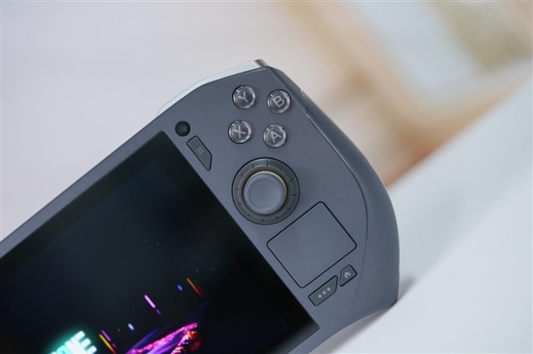 畅玩3A游戏大作,索泰ZONE游戏掌机图赏