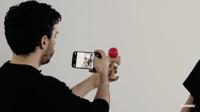 一张照片生成连贯全片!Runway Gen-4深夜发布,终于捅破AI视频多年的天花板