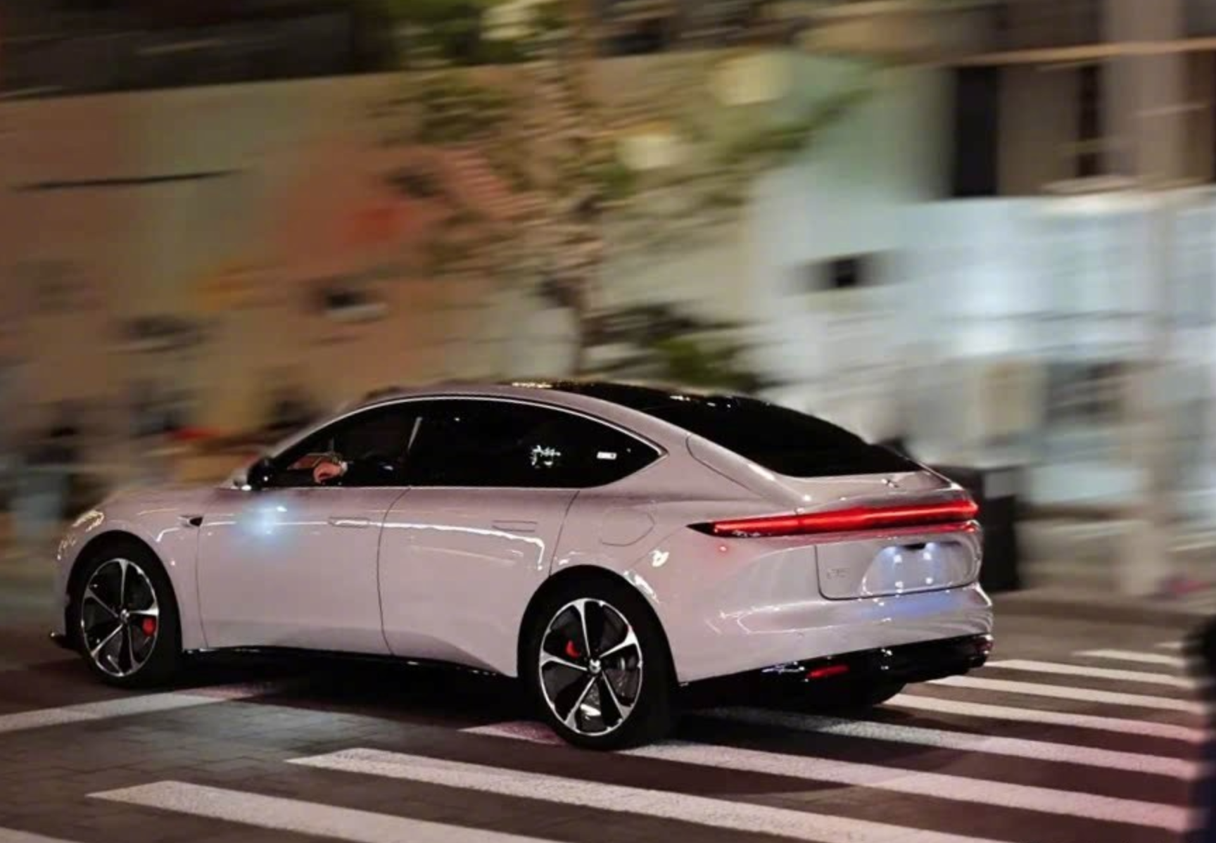 换装横屏——这就是蔚来新5566最大的变化