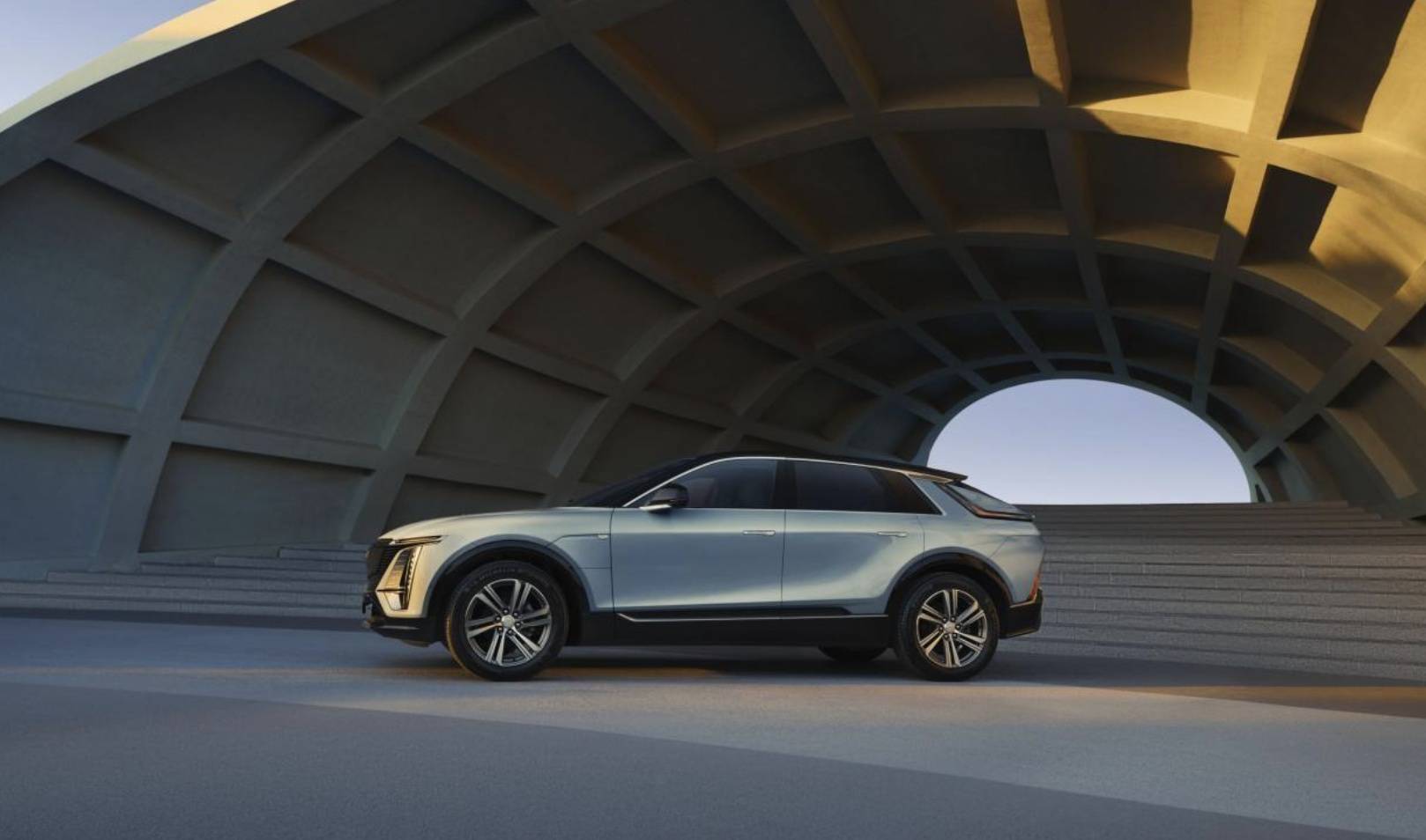 中杯 LYRIQ、大杯 VISTIQ、超大杯 ESCLADE IQ,凯迪拉克电动化主打以不变应万变