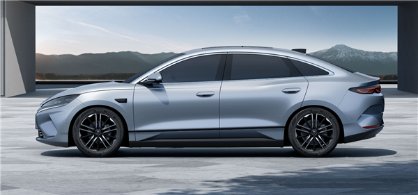 天神之眼C上车 全新比亚迪秦L EV官图发布:颜值不输大哥汉EV