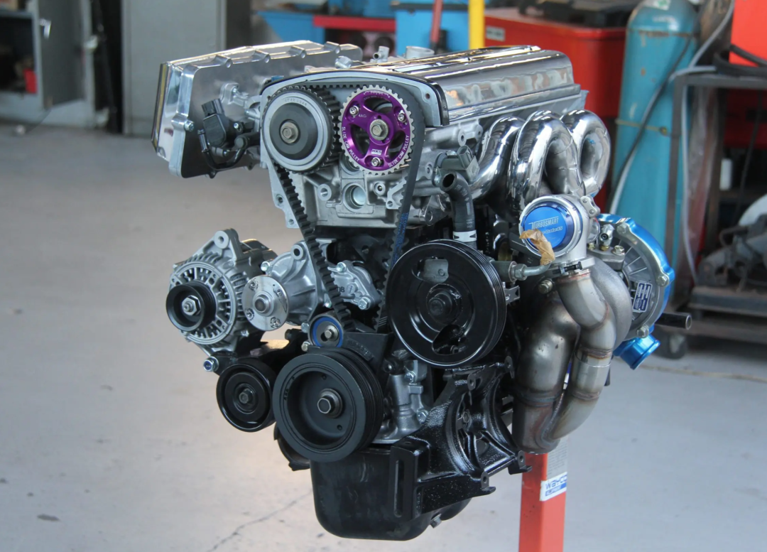 《头文字 D 》上映 20 周年:AE86、土屋圭市与青春酷尽