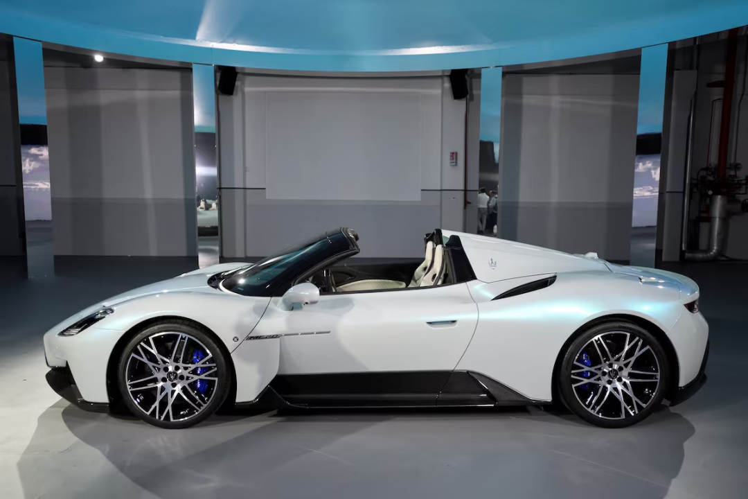 曝 iPad 或将迎来更多 Mac 同款功能/刘强东回应美团炮轰:不打口水仗/奥特曼:ChatGPT 不是 AGI