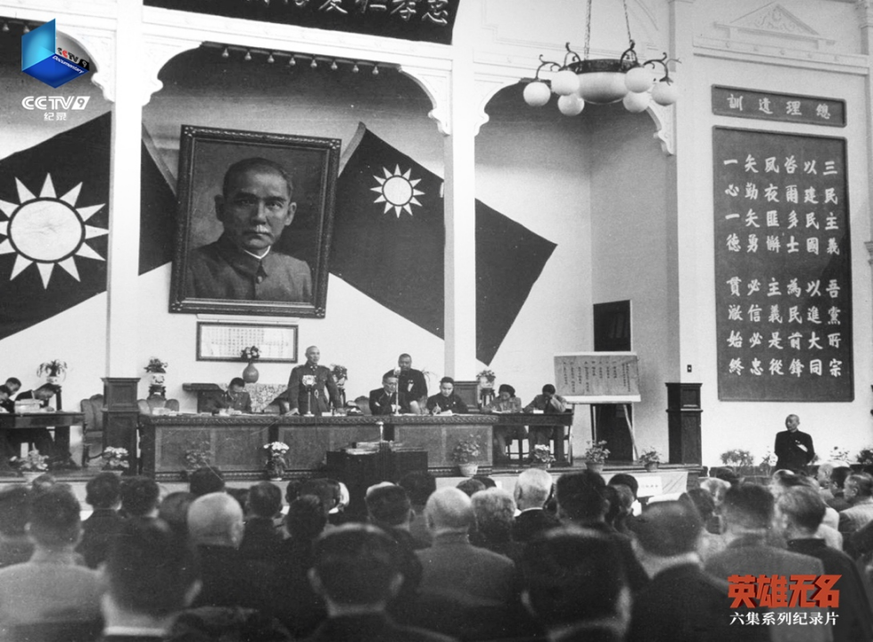 这些合影背后,是十余年的生死潜伏……