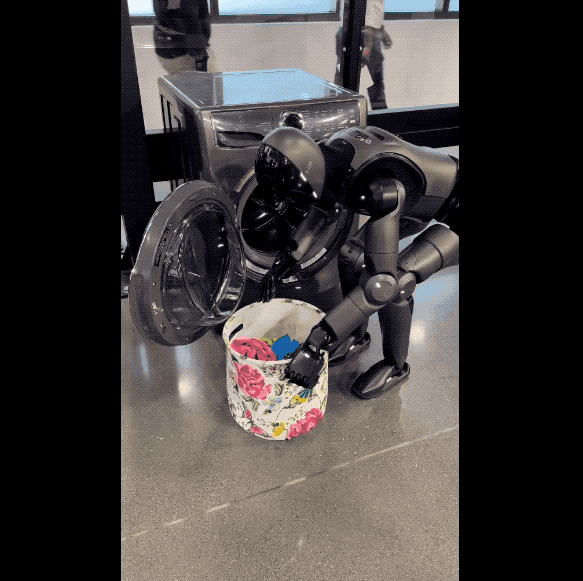 Figure机器人秀“洗衣服”片段,动作自然流畅,基于神经网络自主完成