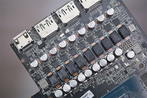 第四代电竞之心!铭瑄RTX 5070 iCraft OC 12G图赏