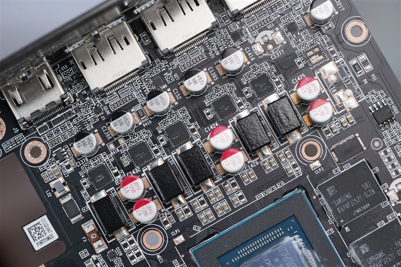 一眼看去就与众不同!索泰 RTX 5060 Ti 8GB 月白 OC评测:超频有点小惊喜