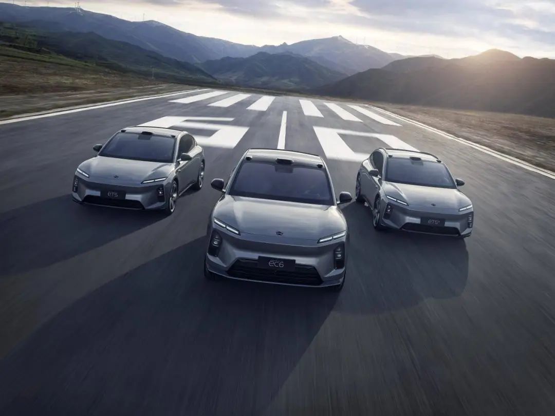 小米YU7车载纸巾盒卖169元引发热议/罗马仕员工:未裁员但精疲力尽/微信备份功能大更新