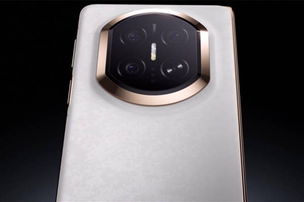 冠军傅园慧给妈妈换华为Mate X7：苹果手机拍照不好看