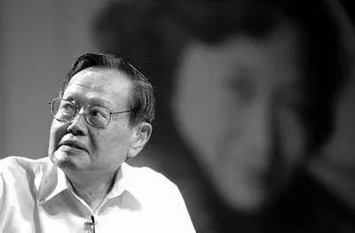 杨振宁百年人生:比婚姻更牛的,是放弃美国国籍