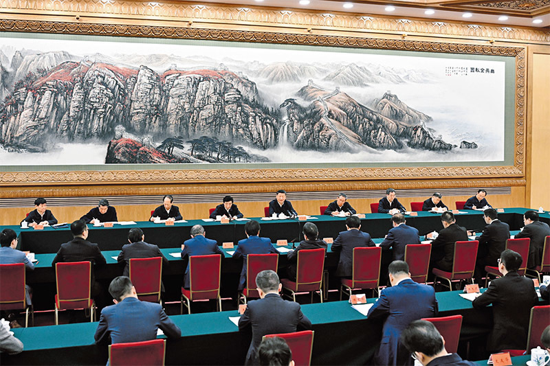 2025年2月17日，中共中央总书记、国家主席、中央军委主席习近平在京出席民营企业座谈会并发表重要讲话。 新华社记者 谢环驰/摄