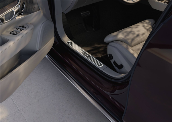 换上XC90同款格栅 新款沃尔沃S90官图发布:预计售价40万