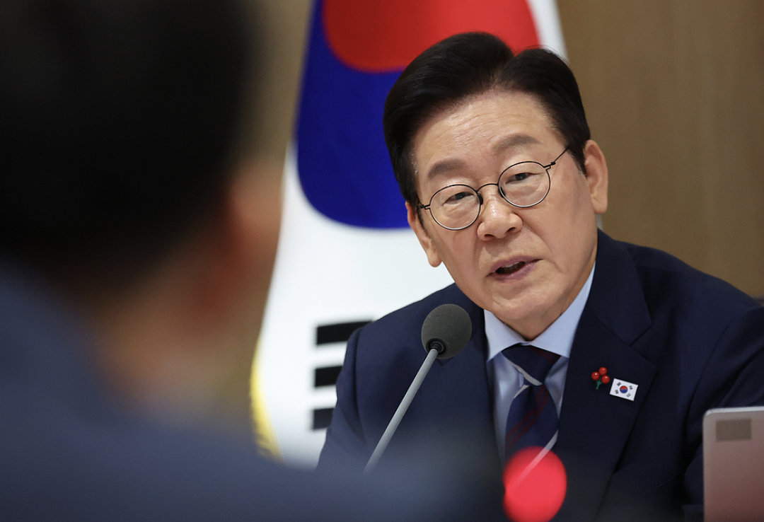 李在明12月2日在首尔龙山总统府主持国务会议。图源:韩媒