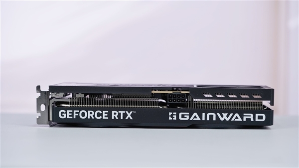 双风扇短小精悍!耕升RTX 5050追风OC显卡图赏