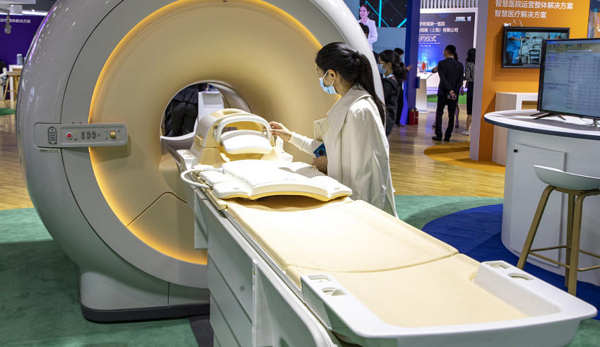 稀土磁铁对MRI设备至关重要 CGTN资料图