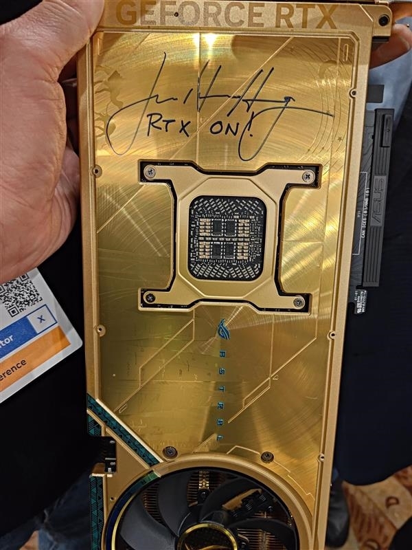 极尽奢华!华硕将拍卖黄仁勋签名RTX 5090黄金版:用于慈善