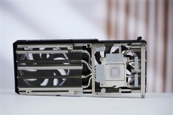 小巧双槽!映众RTX 5060 Ti曜夜16GB显卡图赏