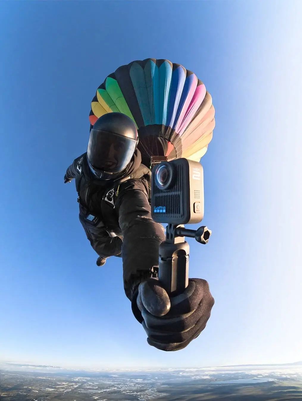 单踏板新规:不可减速至停车/罗马仕退款排到17万位/苹果大模型负责人跳槽Meta,年薪数千万