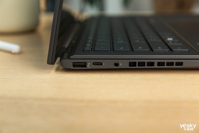 华硕灵耀14 双屏 2025评测:第二代酷睿Ultra 9加持,五种模式更灵活