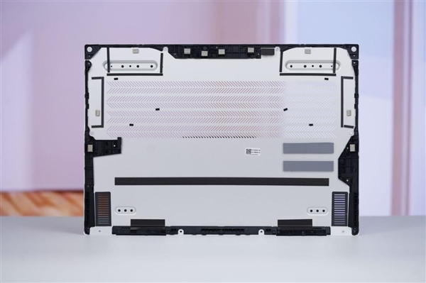 宅系玩家首选!七彩虹橘宝R16 Ultra评测:高颜值金属外观 2k游戏爽玩