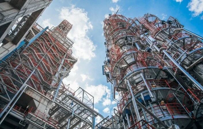 今年10月,美国对塞尔维亚石油工业公司(NIS)的制裁生效,令塞尔维亚面临两难:要么俄方股东退出,要么停产