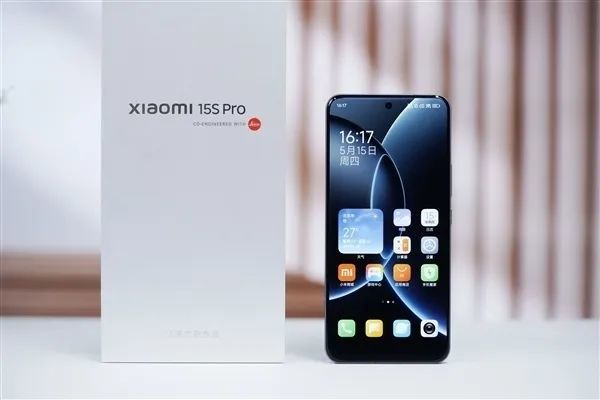 首发自研3nm旗舰芯!小米15S Pro维修价格出炉:换主板2690元起