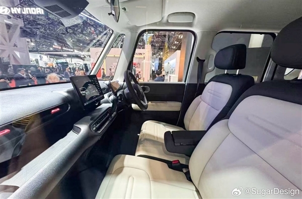 续航180公里 比亚迪纯电K-Car内饰遭曝:前后都是贯通座椅