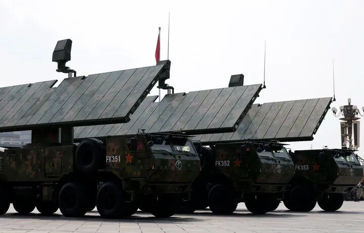 这是反无人机方队接受检阅。新华社记者 李明 摄