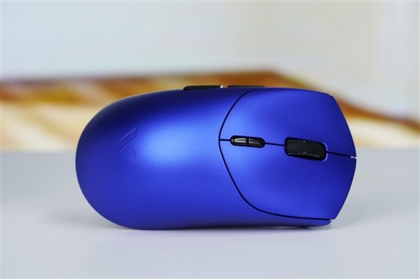 质感金属漆涂装!雷柏VT7二代系列鼠标图赏