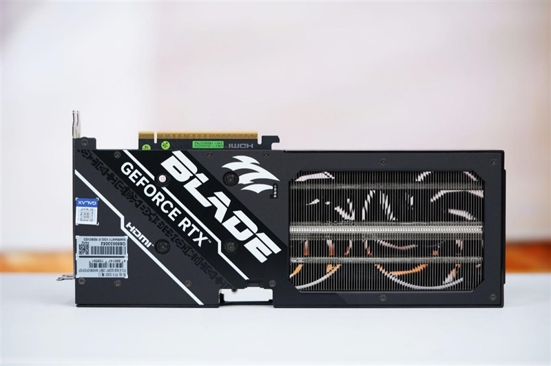 影驰RTX 5060魔刃显卡评测:SSF-Ready甜点 小型机箱也有不错的游戏性能