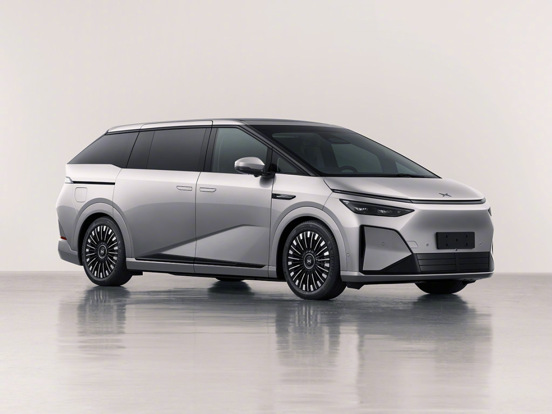 华为或首发国内 eSIM 手机/董明珠回应格力玫瑰空调争议/iPhone 九月有望接入 GPT-5