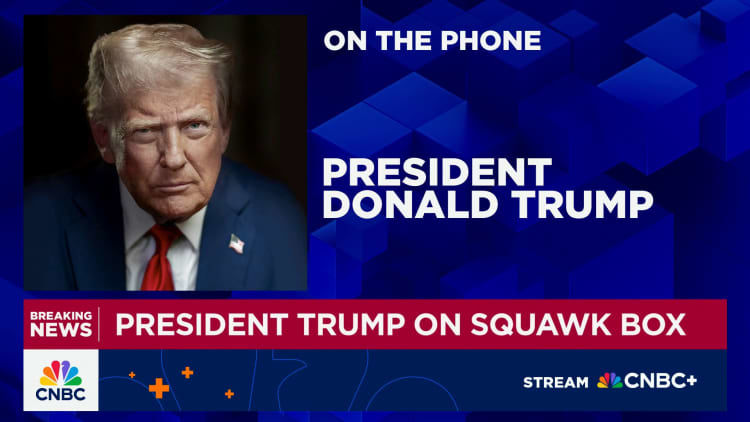 特朗普接受CNBC节目的电话采访视频截图