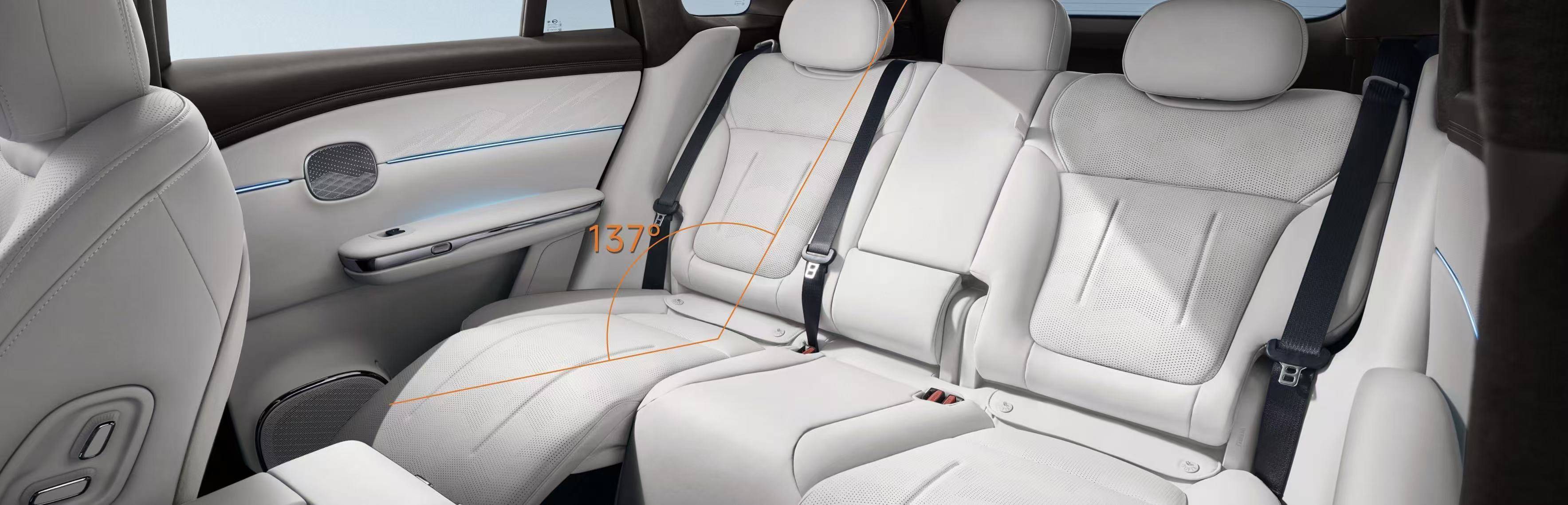 首批搭载 Momenta R6 飞轮大模型,传祺向往 S7 加推 15.98 万元 Pro+ 版本