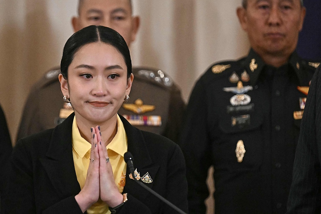 上任仅10个月，泰国总理佩通坦因通话内容