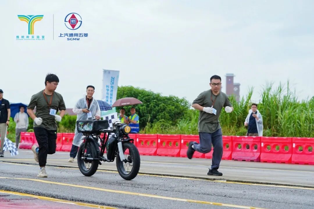 越野竞速摩托车