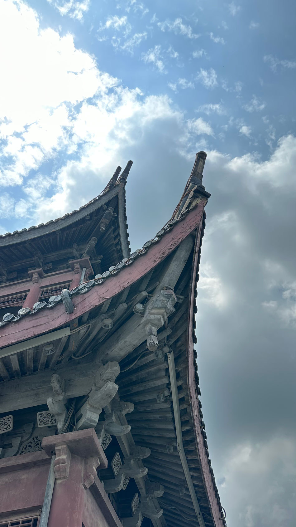 凤阳鼓楼楼宇部分一角。照片为游客2023年7月拍摄。