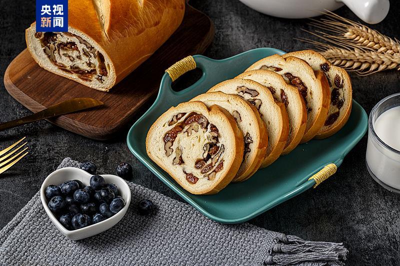 跟着习主席看世界丨在这“梨花开遍了天涯”的季节 去“三好”邻邦家做客