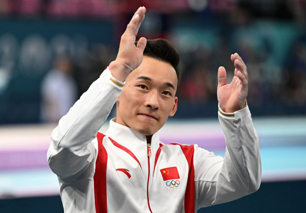 2024年7月31日,肖若腾在巴黎奥运会体操男子个人全能决赛后。新华社记者 程敏 摄