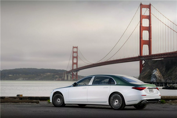 621马力V12大心脏!顶级奢享迈巴赫S680限量版亮相